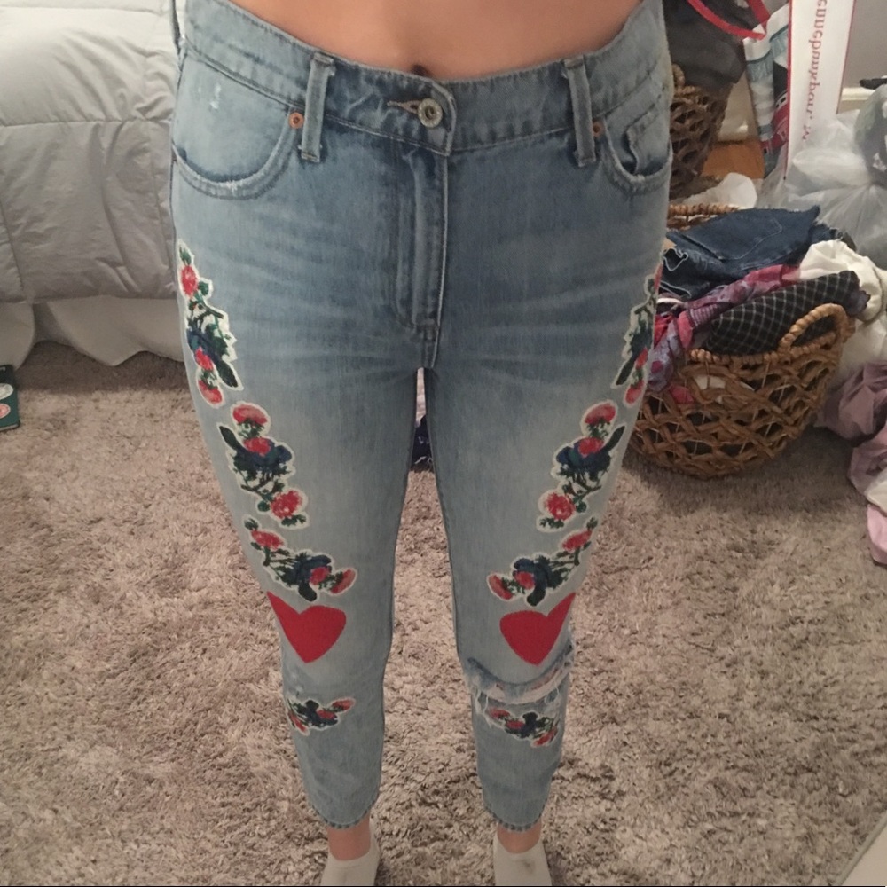 Lucky Brand Embroidered Jeans!